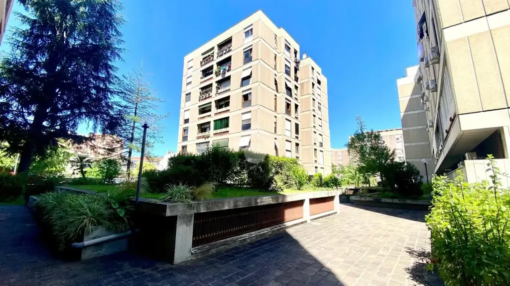 Giardino - Bright Triplex with Balcony in Rome