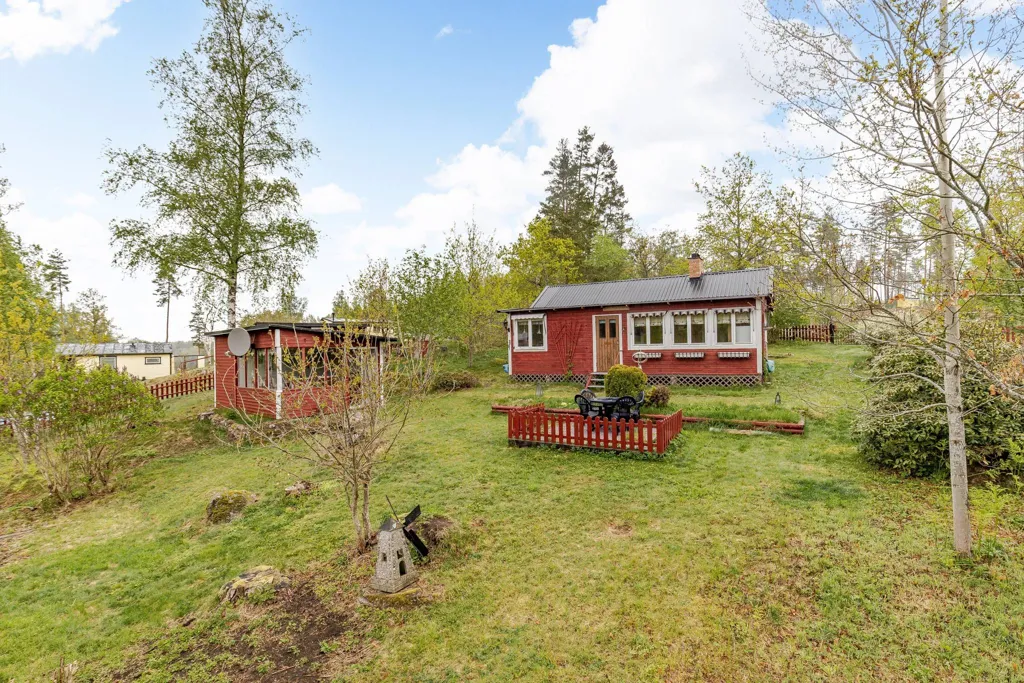 Aed - Cottage with Garden near Linköping