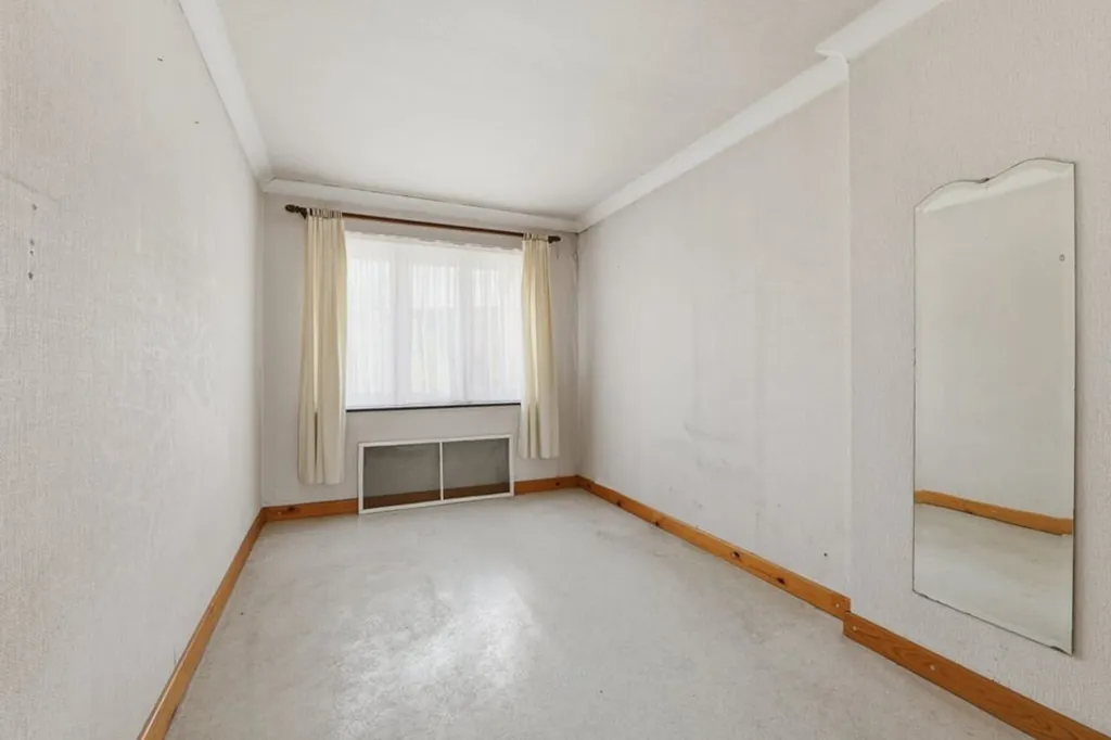 Rooms - Renovatable Building with Garden in Diepenbeek