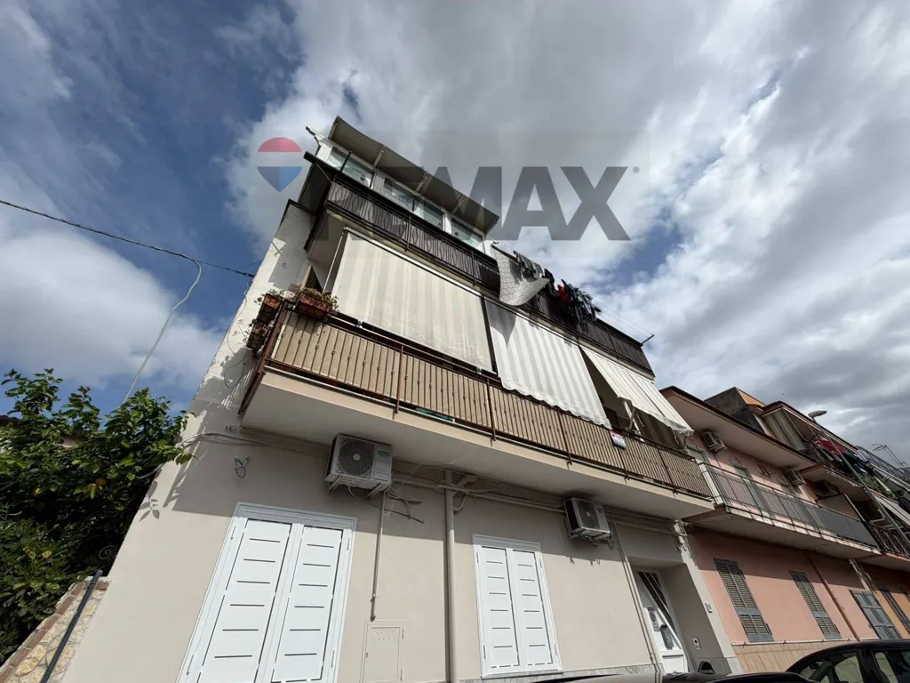 Välivaade - Three-Bedroom Apartment with Balcony in Afragola