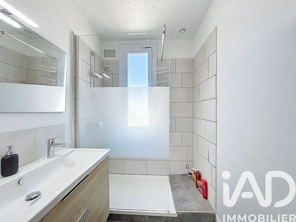 Salles de bain - Appartement Traversant avec Balcon à Perpignan