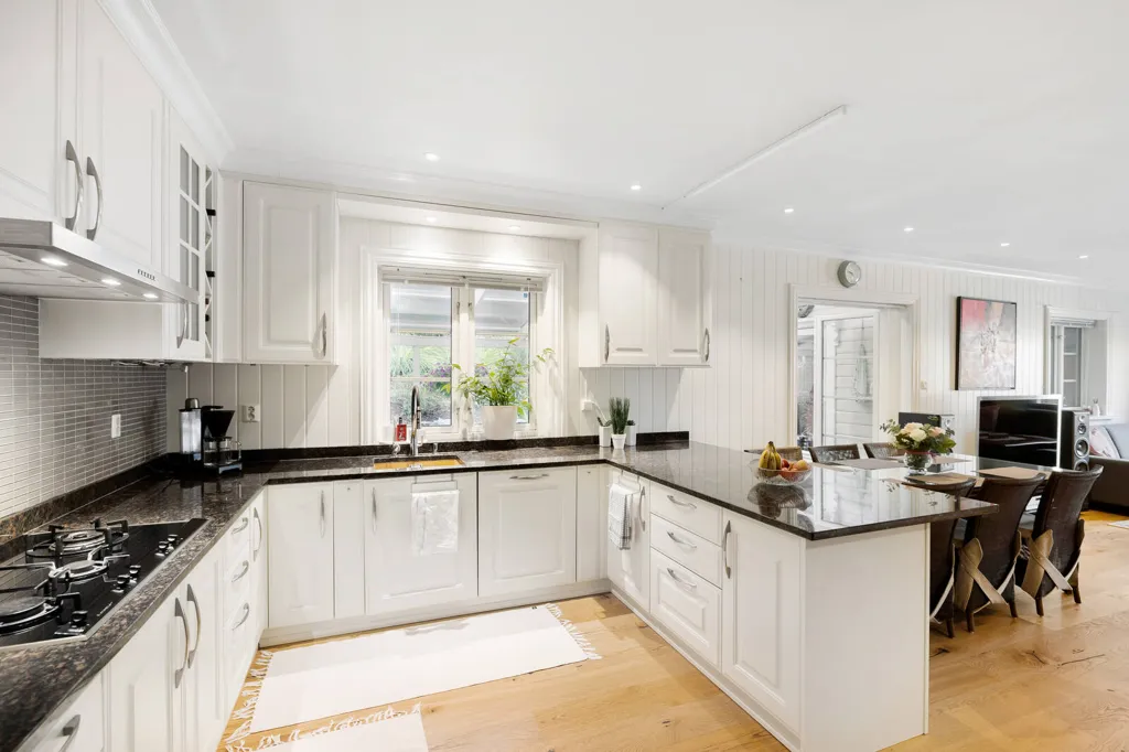 Cuisine - Modernised Detached House with Garden in Dyrsø