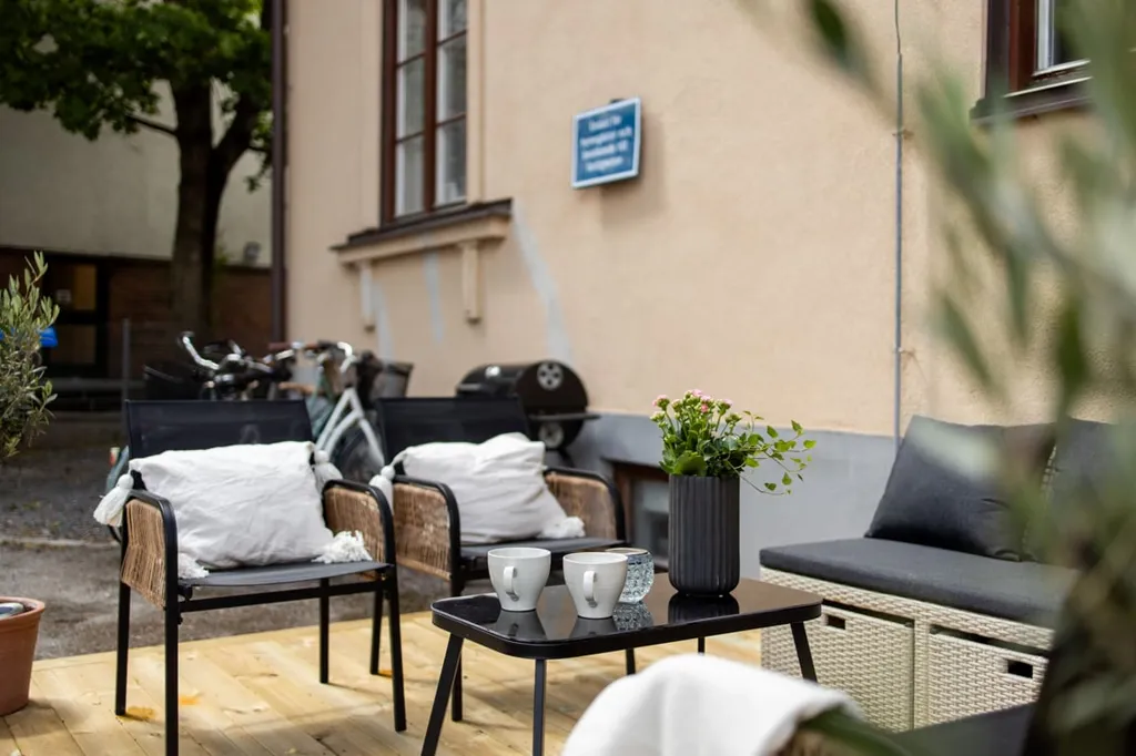 Terrace - Charming Two-Bedroom Flat with Balcony in Central North