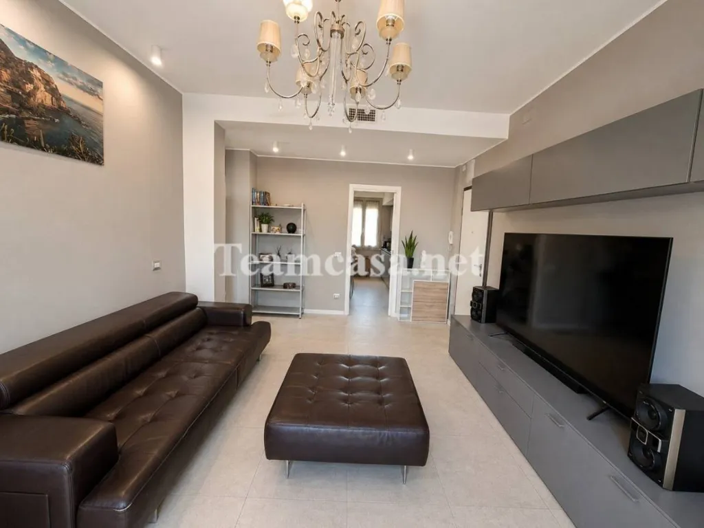 Séjour - Modernised Apartment with Balcony in Pesaro