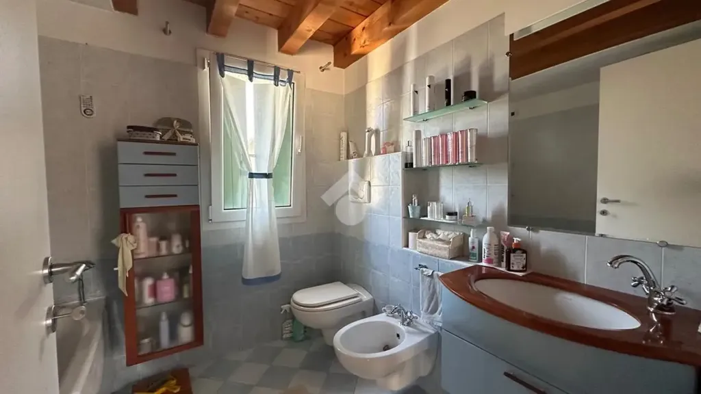 Vannitoad - Terraced Villa with Private Garden in Bussolengo