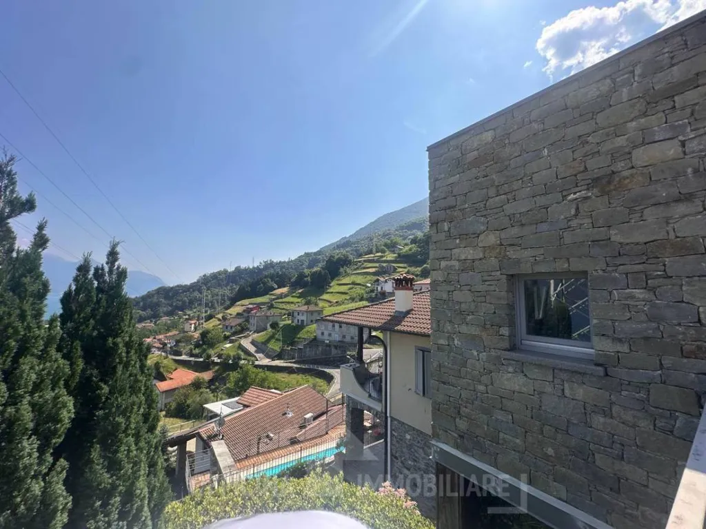 Terrass - Rustic Lake View Apartment in Musso