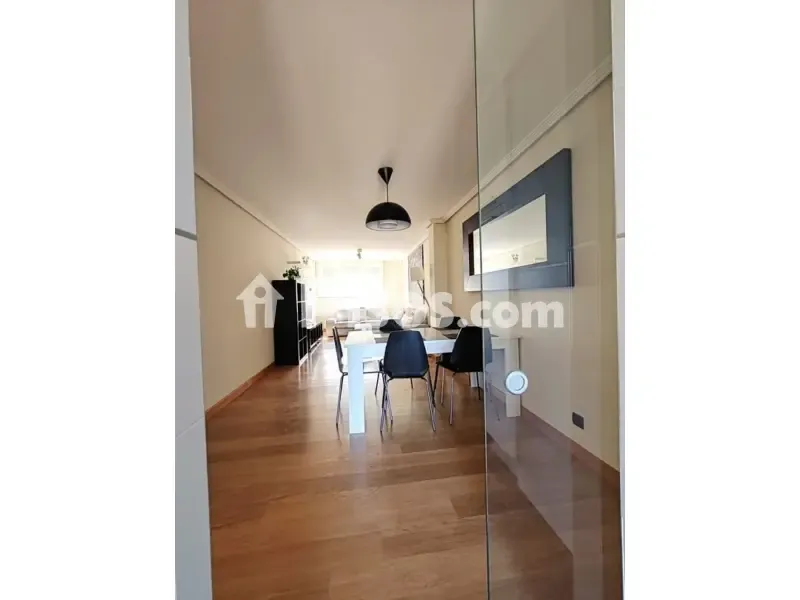 Apartamento exterior con balcón en Lanciego