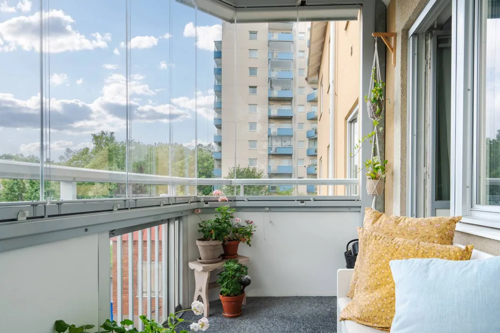 Rõdu - 50s Flat with South-Facing Balcony in Gideonsberg