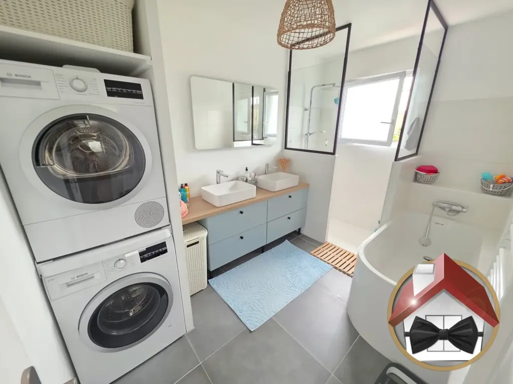 Bathrooms - Fully Renovated House with Pool in Lavérune