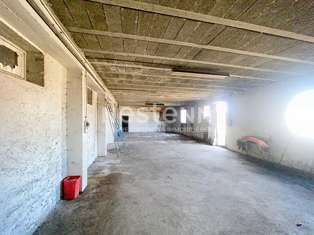 Garage - Maison en Pierre avec Terrasse au Centre d'Yssingeaux