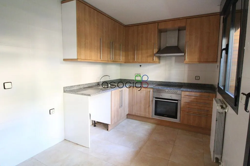 Köök - Apartment with Terrace in Yebes