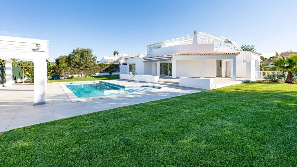 Piscine - Renovated Villa with Pool in Vilamoura