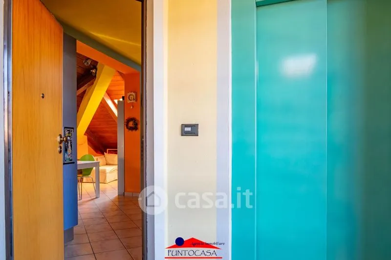 Esik - Two-Level Apartment with Balcony in Busca