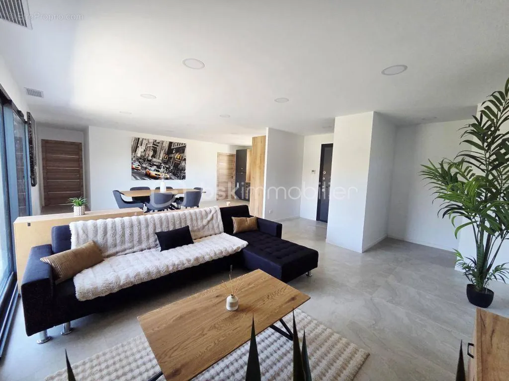 Maison 5 pièces à Lavit