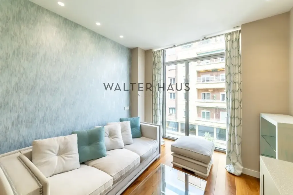 Séjour - Modern Apartment with Solar Panels in Chamberí, Madrid