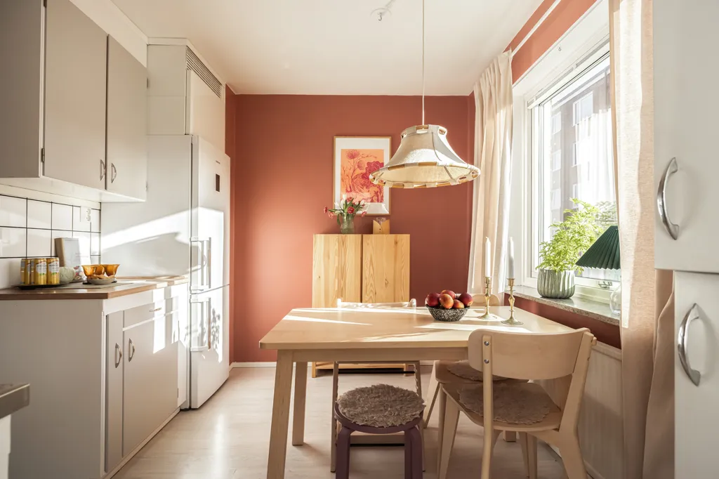 Söögituba - Bright 1st Floor Flat with Balcony in Lantmilsgatan
