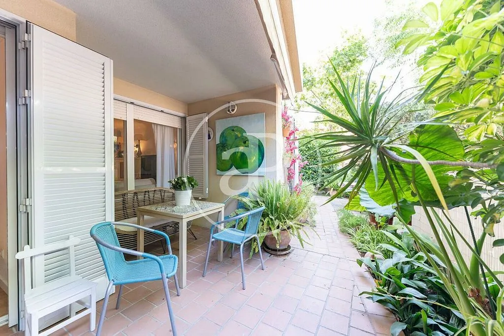 Terrass - Ground Floor Flat with Terrace in El Coll d'en Rabassa