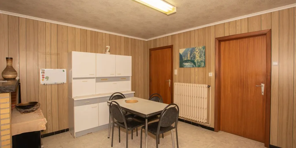 Söögituba - Renovatable House with Garden in Kortemark