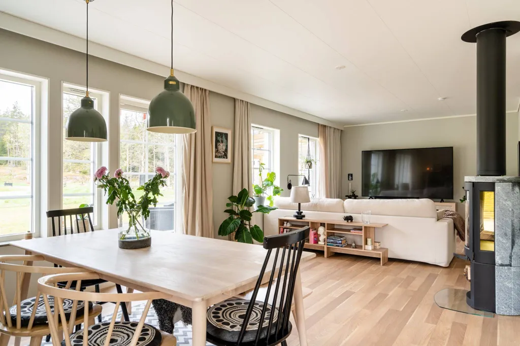 Söögituba - Modern Villa with Garden in Uls-Väsby