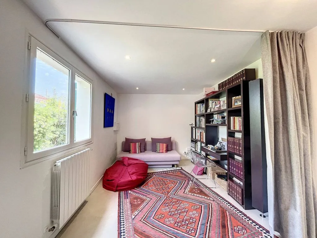 Chambres - Villa Luxueuse avec Piscine à Antibes