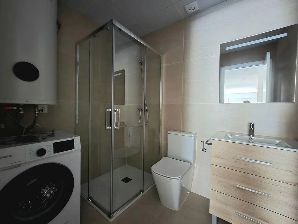 Vannitoad - 1-Bedroom Flat with Open Plan in Petrer
