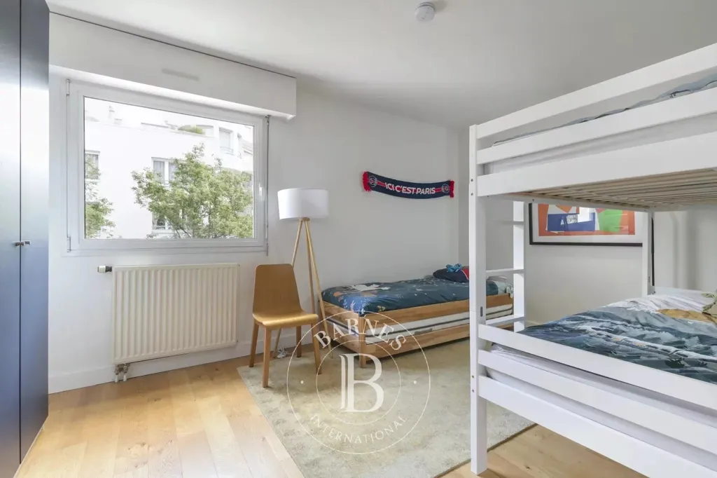 Bedrooms - Fully Furnished Flat with Balconies in Paris