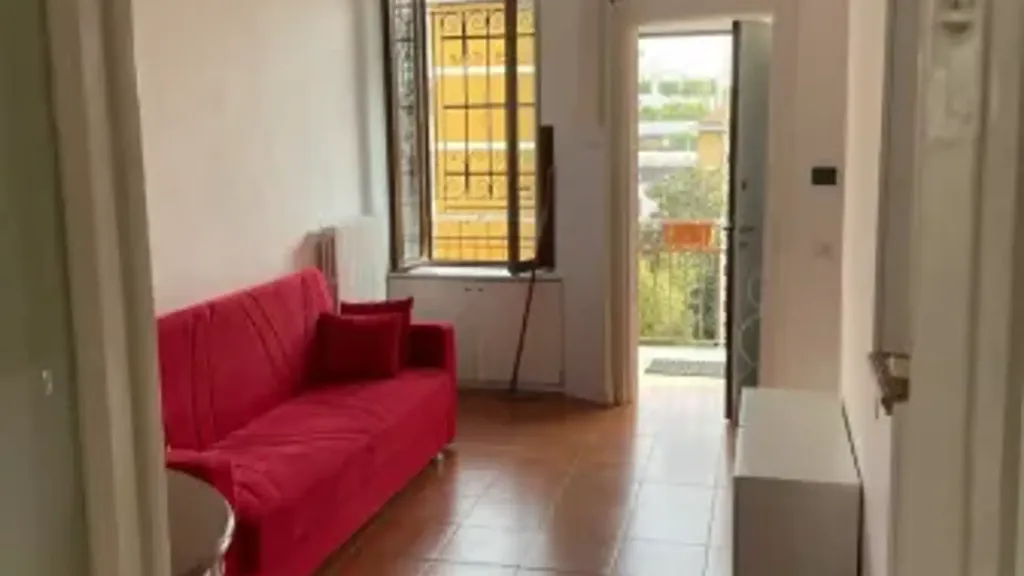 Soggiorno - Brightly Lit Flat with Kitchen in Milan