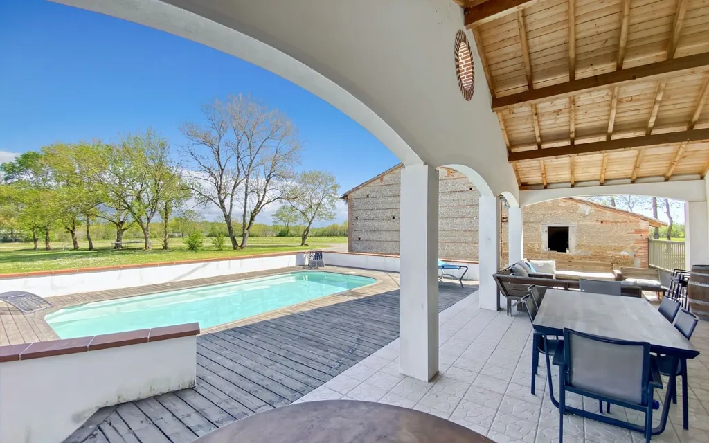 Piscine - Maison de Caractère avec Piscine à Nohic