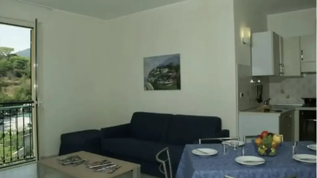 Elutuba - Seafront Studio with Terrace in Spotorno