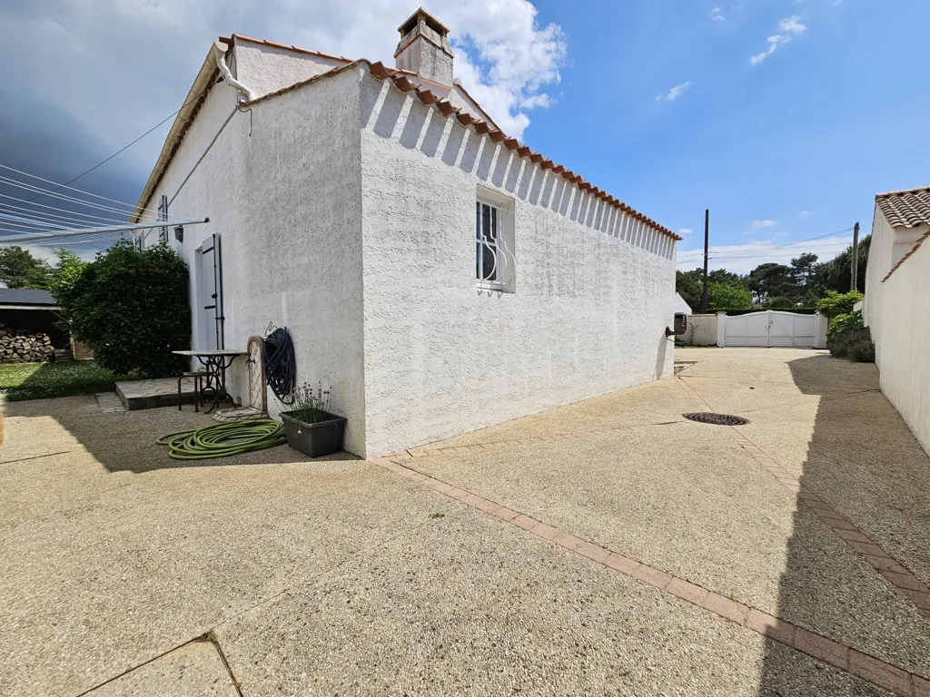 Garden - House with Terrace near Town Centre