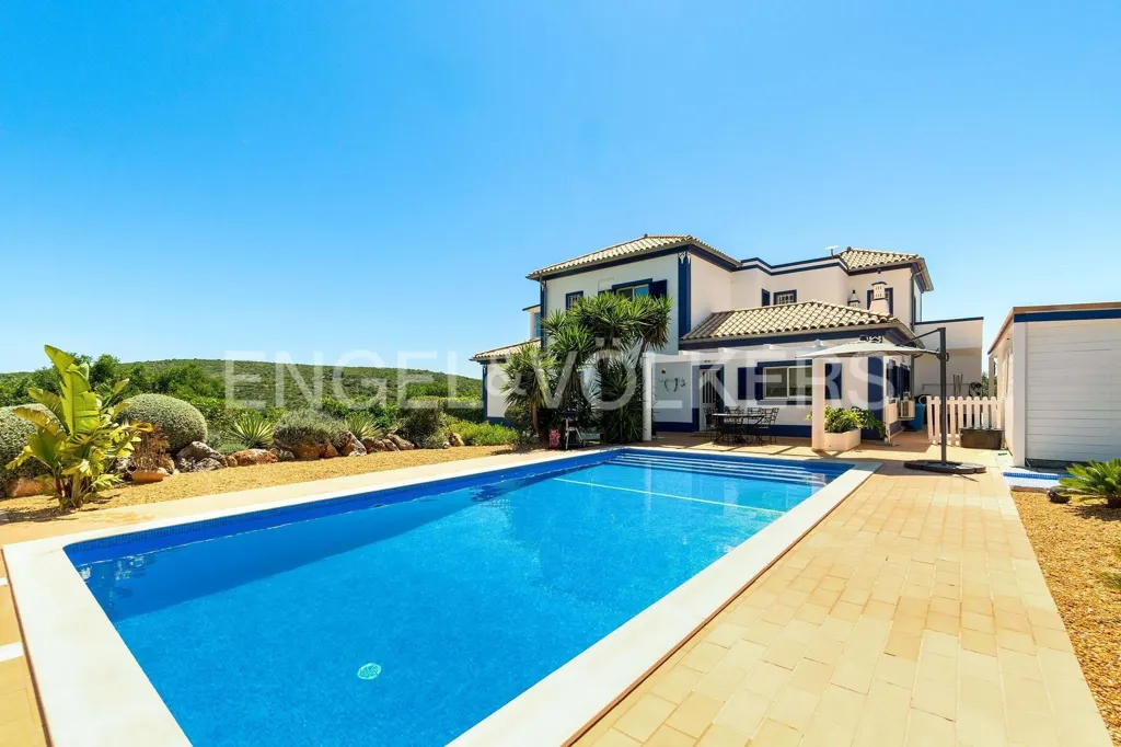 Piscina - Sustainable Luxury Villa with Private Pool in Loulé