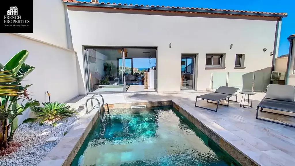 Piscine - Maison Contemporaine avec Vue Panoramique à Port-Vendres