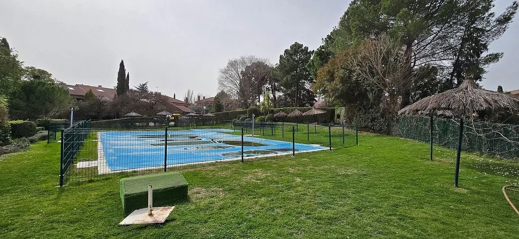 Bassein - Semi-detached House with Pool in Montepríncipe