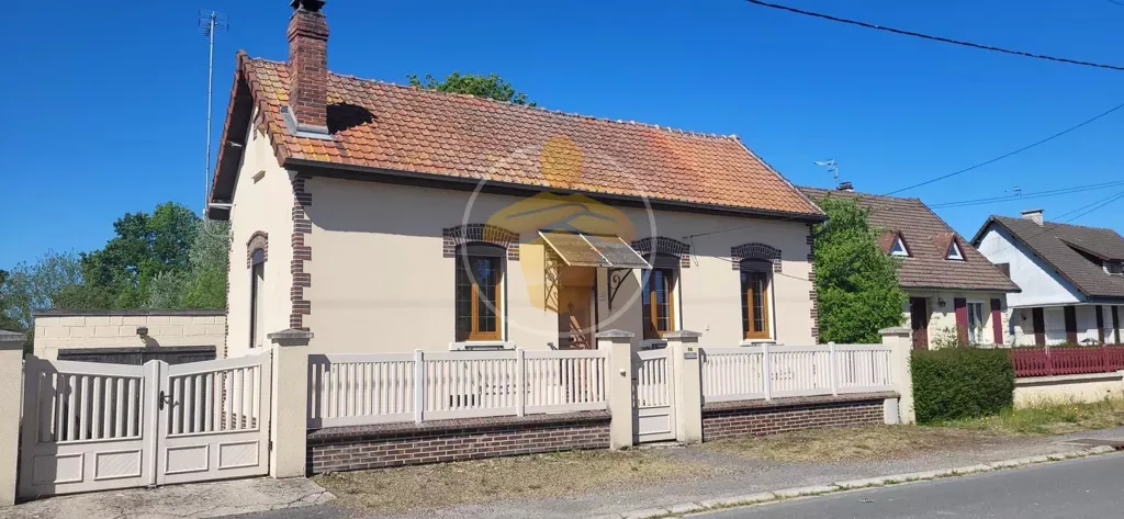 Extérieur - Maison avec Jardin et Véranda à Sinceny