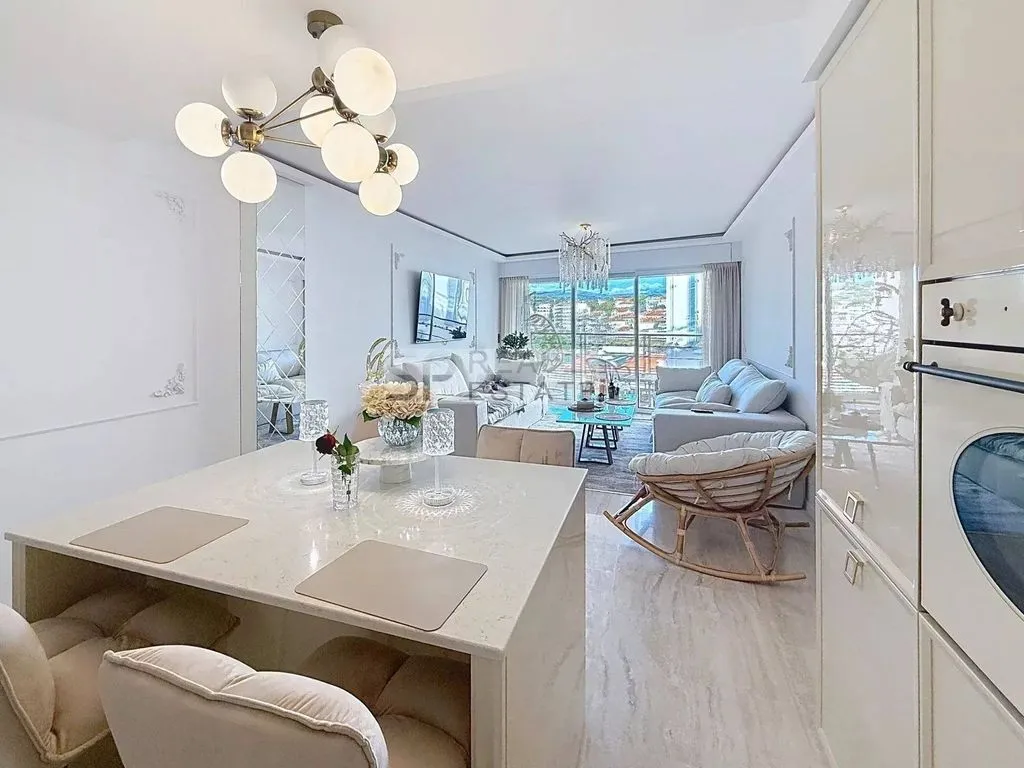 Salle à manger - Appartement Luxueux avec Terrasse à Cannes