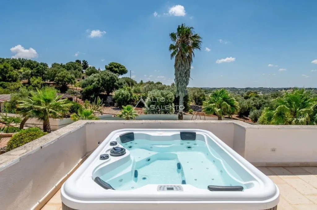 Terrace - Renovated Villa with Pool near Ostuni