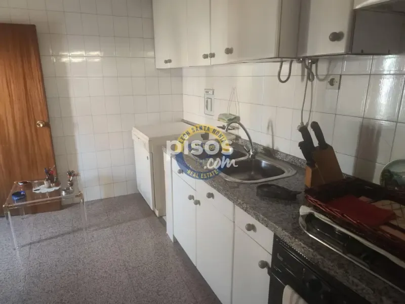 Kitchen - 3-bedroom house in ES