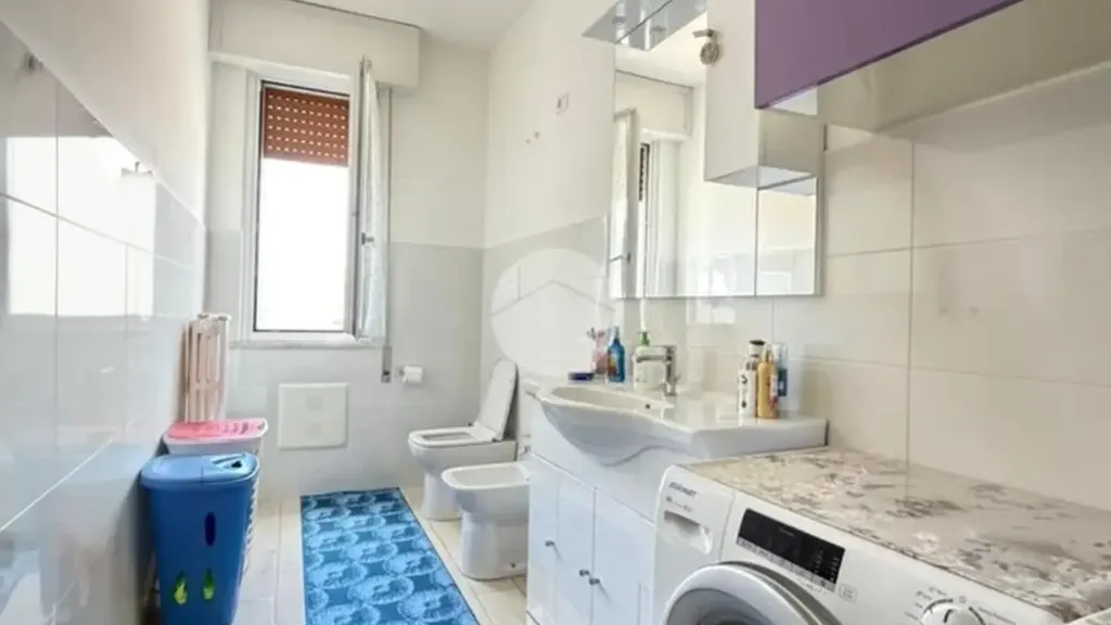Salles de bain - Rustic House with Garden in Sergnano