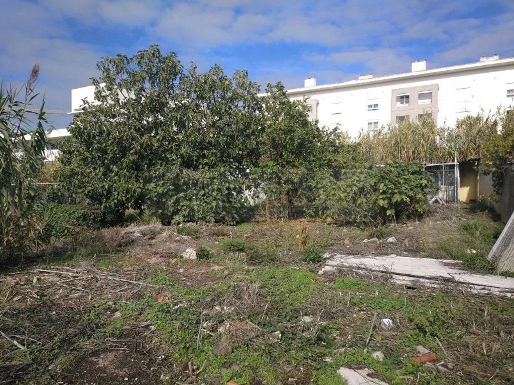 Jardin - Urban Land with Development Potential in Ajuda, Lisbon