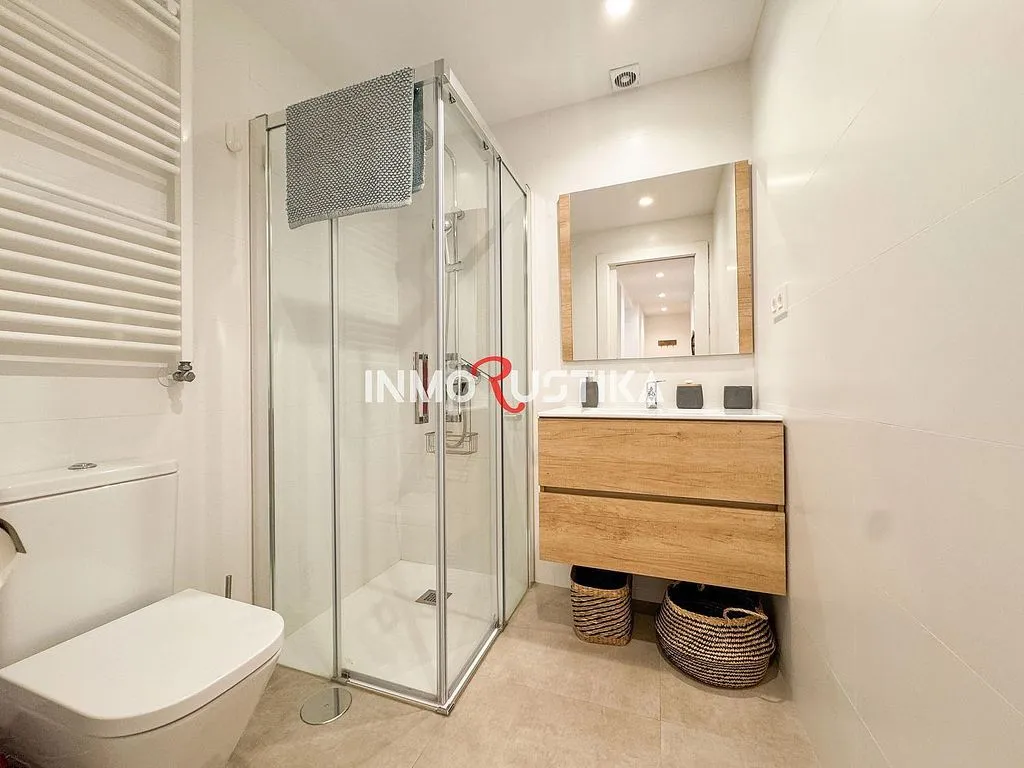 Bathrooms - Furnished Flat in Gijón Centre with Sea View