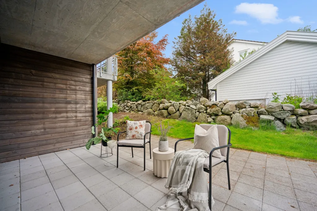 Terrasse - 3-Bedroom Apartment with Balconies in Sandnes