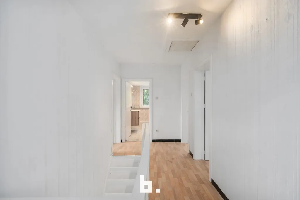 Esik - Open Plan House with Garden in Meerbeke