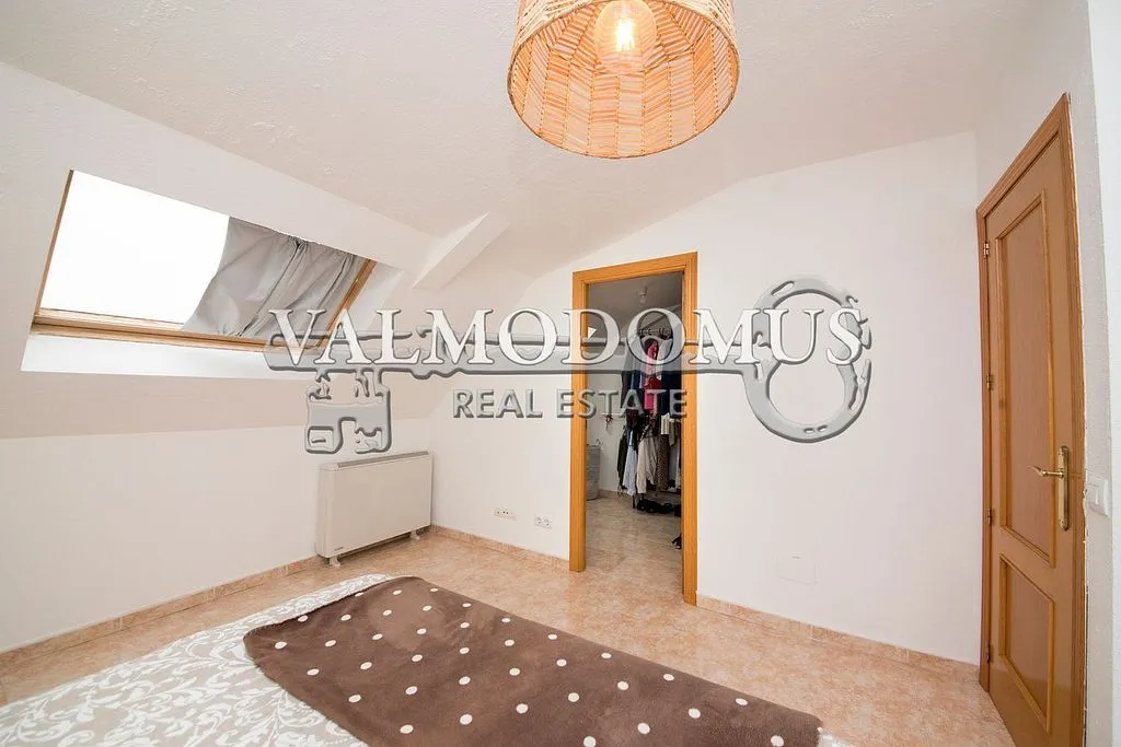 Magamistoad - Duplex with Balcony in Valmojado