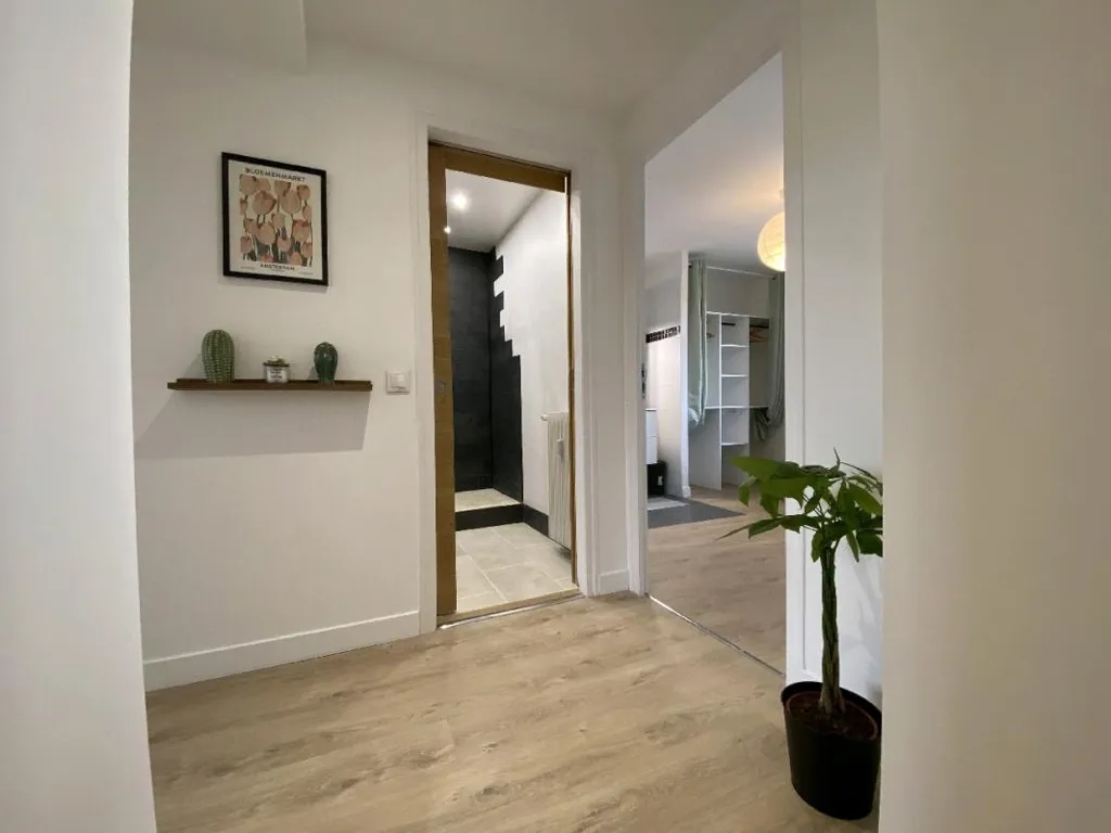 Entrée - Colocation Haut de Gamme avec 5 Chambres à Reims