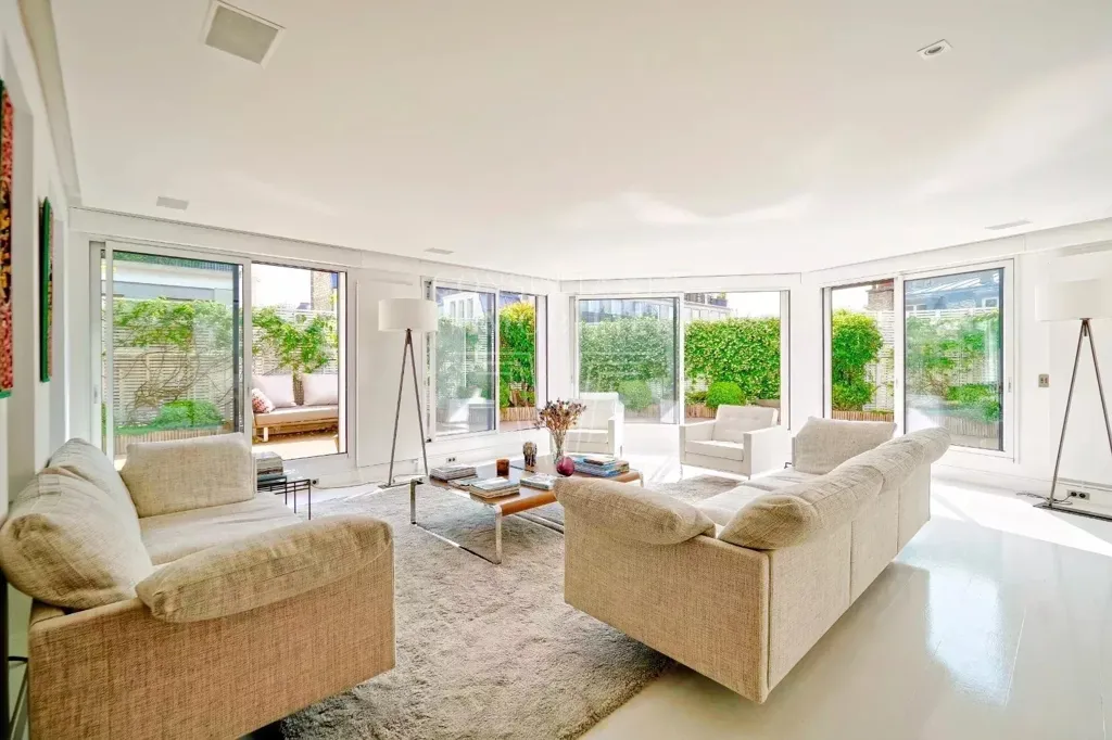 Elutuba - Penthouse with Terraces in Paris XVI