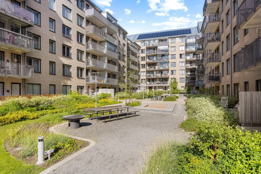 Giardino - Apartment with Large Terrace in Järfälla