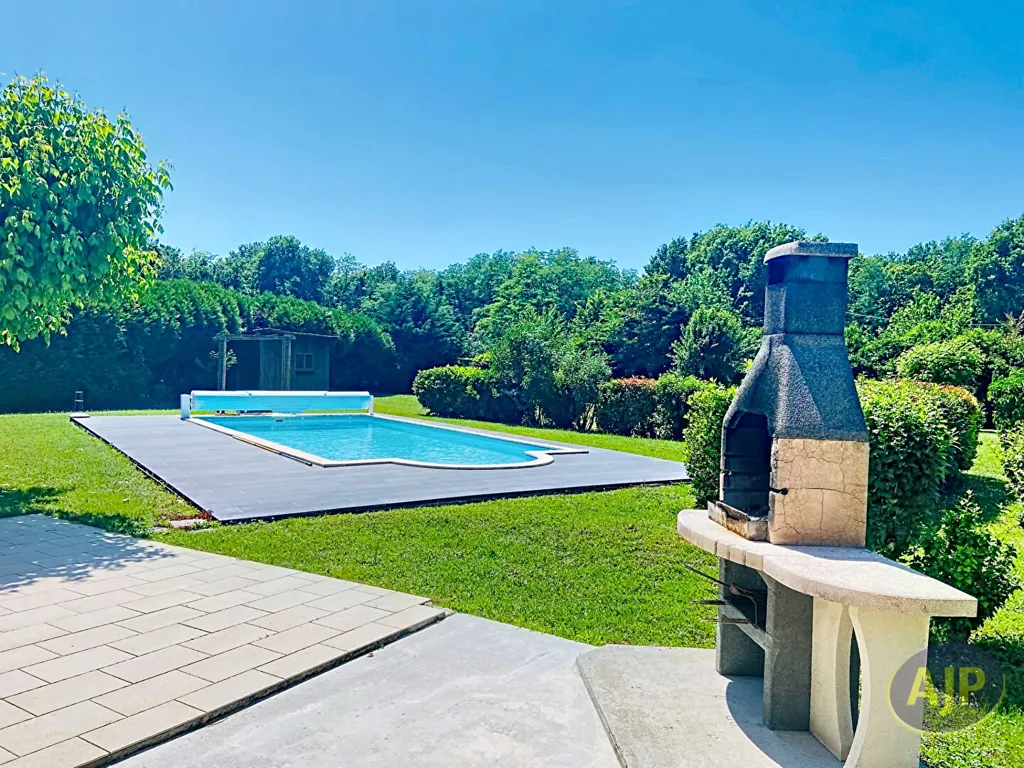 Piscina - House with Pool in Lesparre-Médoc