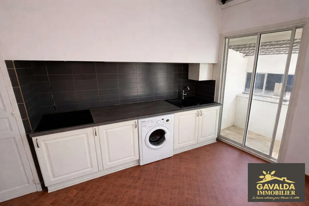 Cucina - Apartment with Solar Panels in Perpignan