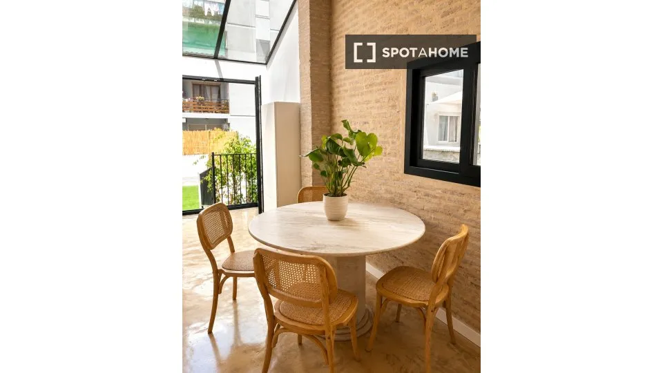 Salle à manger - Furnished Flat with Terrace in Cabanyal-Canyamelar