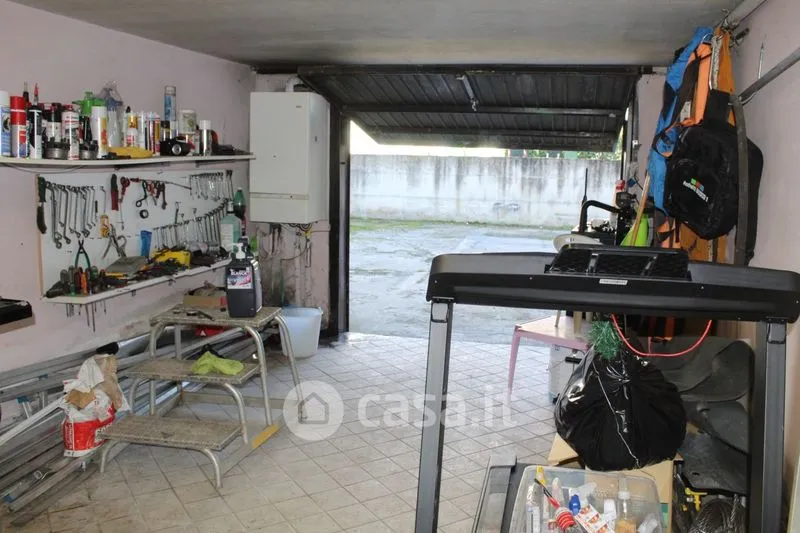 Garage - Appartamento con balcone e garage a Fiesso Umbertiano